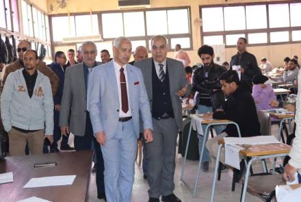 Professor Dr. Mohamed Abdel Rahman, Vice Dean of the Faculty of Medicine for Education and Student Affairs at Assiut University, inspects the first-year examination committees at the college.