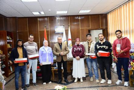 The Dean of the Faculty of Medicine at Assiut University praises the initiative of the (64) batch to support university hospitals with modern medical equipment.