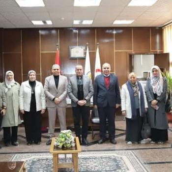 عميد كلية الطب يستقبل وفد من خبراء وحدة القياس والتقويم بإدارة المشروعات بالتعليم العالي.