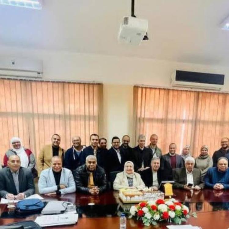 The Department of Cardiology and Vascular Medicine Council honors Dr. Amr Youssef in recognition of his efforts and contributions during his tenure as Head of the Department.