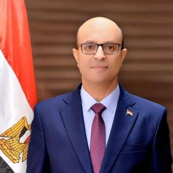 Ending the waiting lists for joint replacement surgeries at Assiut University's Trauma and Emergency Hospital, with the participation of the "Loyalty to Egypt" Foundation.