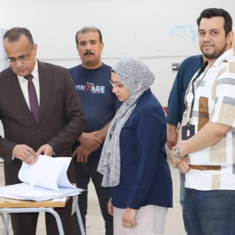 Professor Dr. Alaa Attia, Dean of the Faculty of Medicine and Chairman of the Board of University Hospitals, inspects the examination committees for the fourth-year and postgraduate students at the faculty.