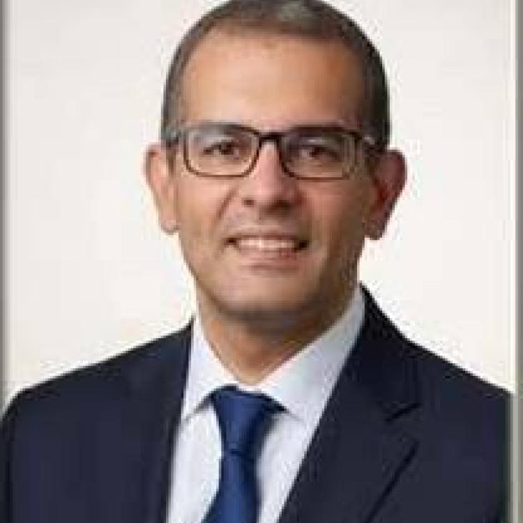 Professor Dr. Ahmed Nasr El-Din, Professor of Neurology at Assiut University, is leading an international research team comprising top neurology professors from around the world to find solutions for the underuse of cerebral catheterization in the treatment of stroke.