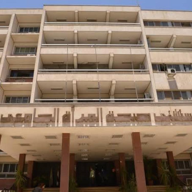 Assiut University Women's Health Hospital announces the start of classes for the second batch of the Diploma in Gynecology and Obstetrics Endoscopy.