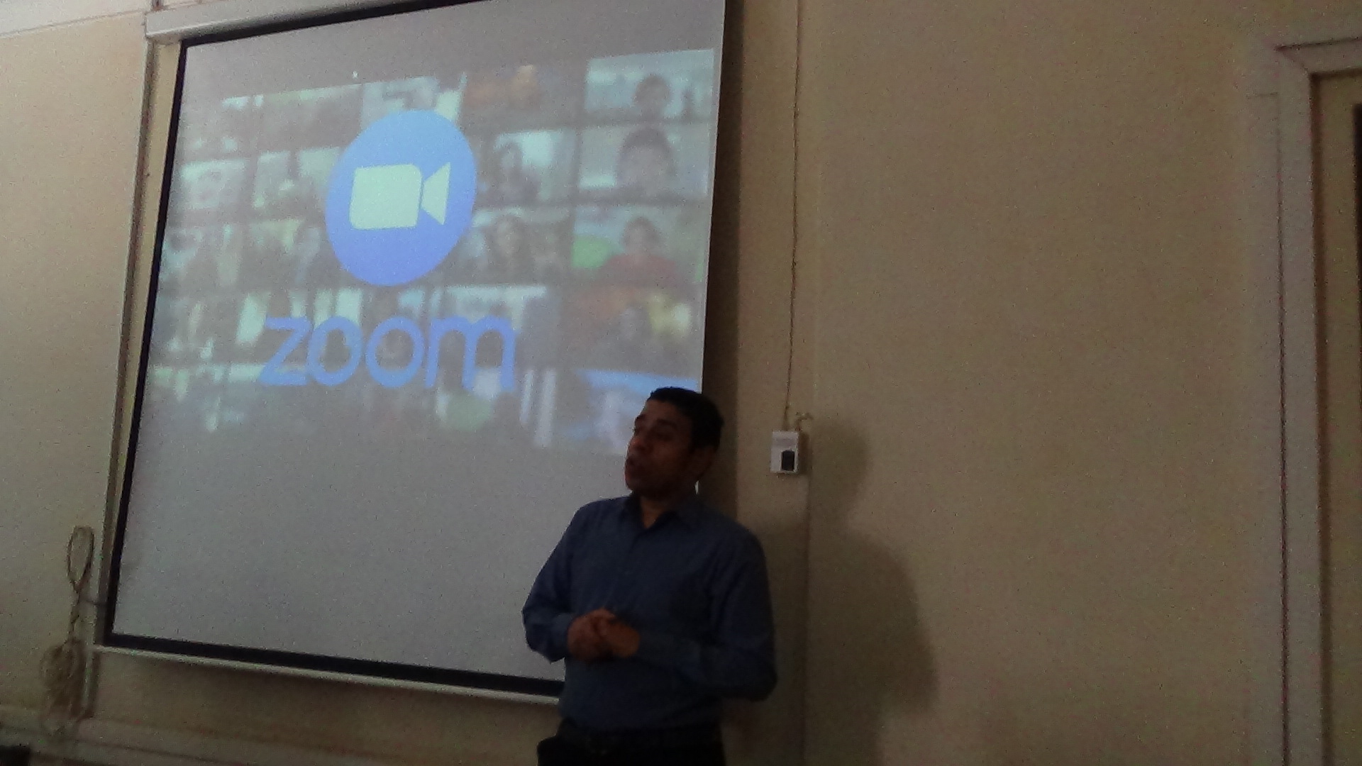 ورشة عمل  بعنوان المحاضرات الإلكترونية عن طريق:- webex & zoom   يوم الأحد الموافق12/9/2021م