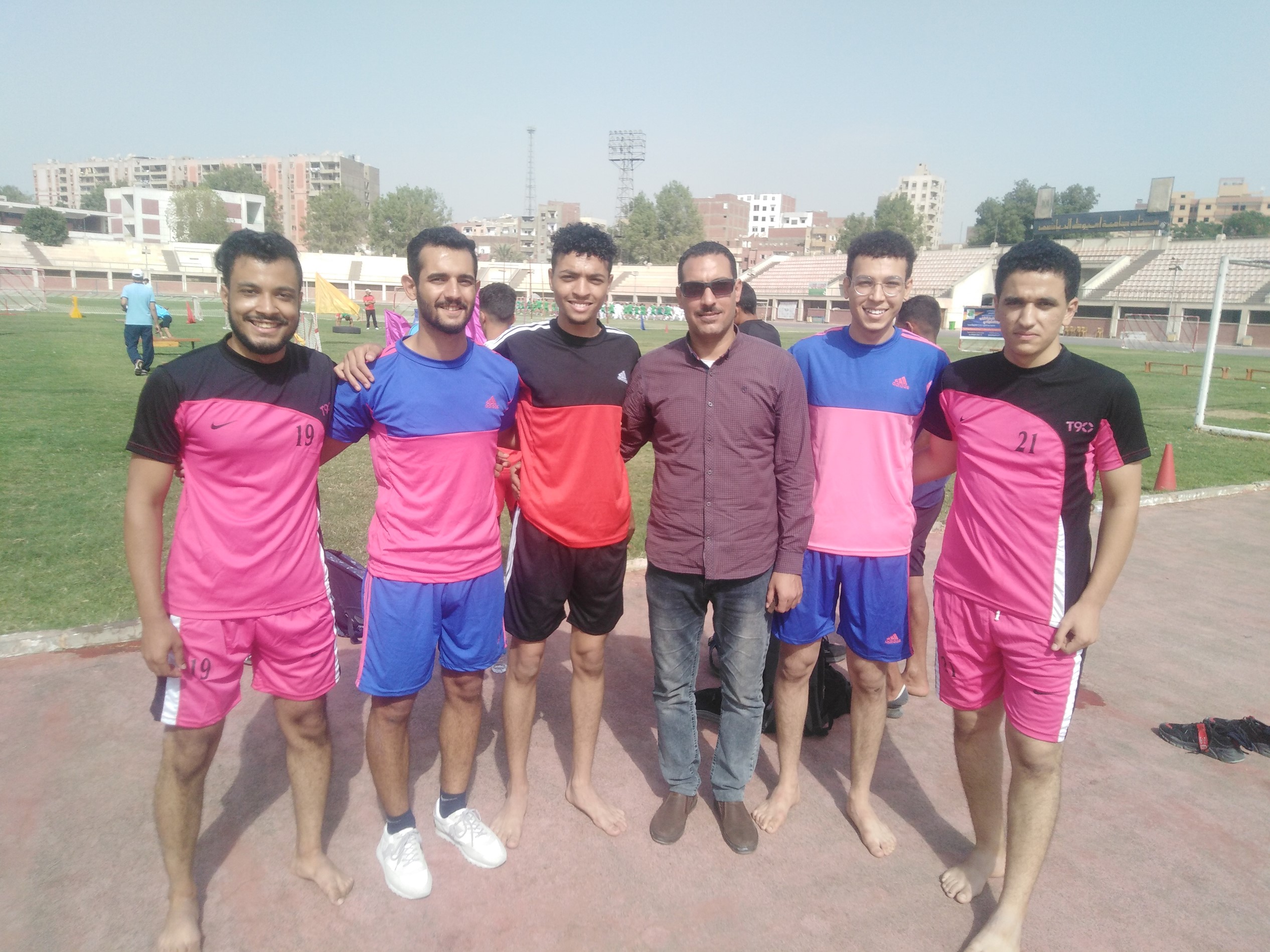 يهنئ السيد الأستاذ الدكتور عميد الكلية الطالب/ بيشوى نبيل بساده الفرقة الخامسة برنامج الصيدلة الإكلينيكية – لحصوله على المركز الثالث فى بطوله الجامعة لاجتياز الموانع والقوة البدنية المقامة بستاد جامعة أسيوط يوم 31-10-2021م للعام الجامعى 2021-2022م