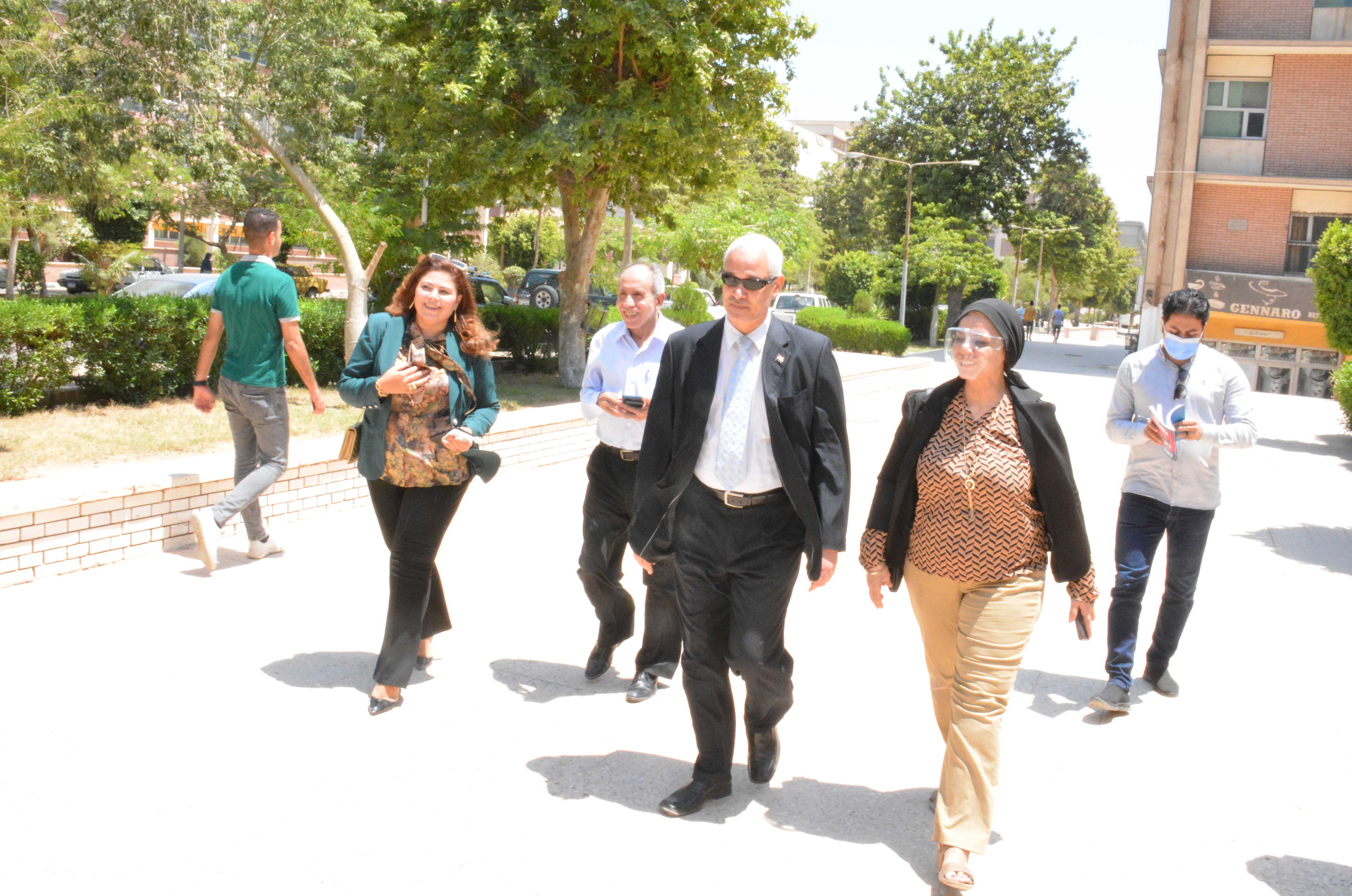 حملة التطعيم بلقاح سينوفارم - بكلية الصيدلة – جامعة أسيوط