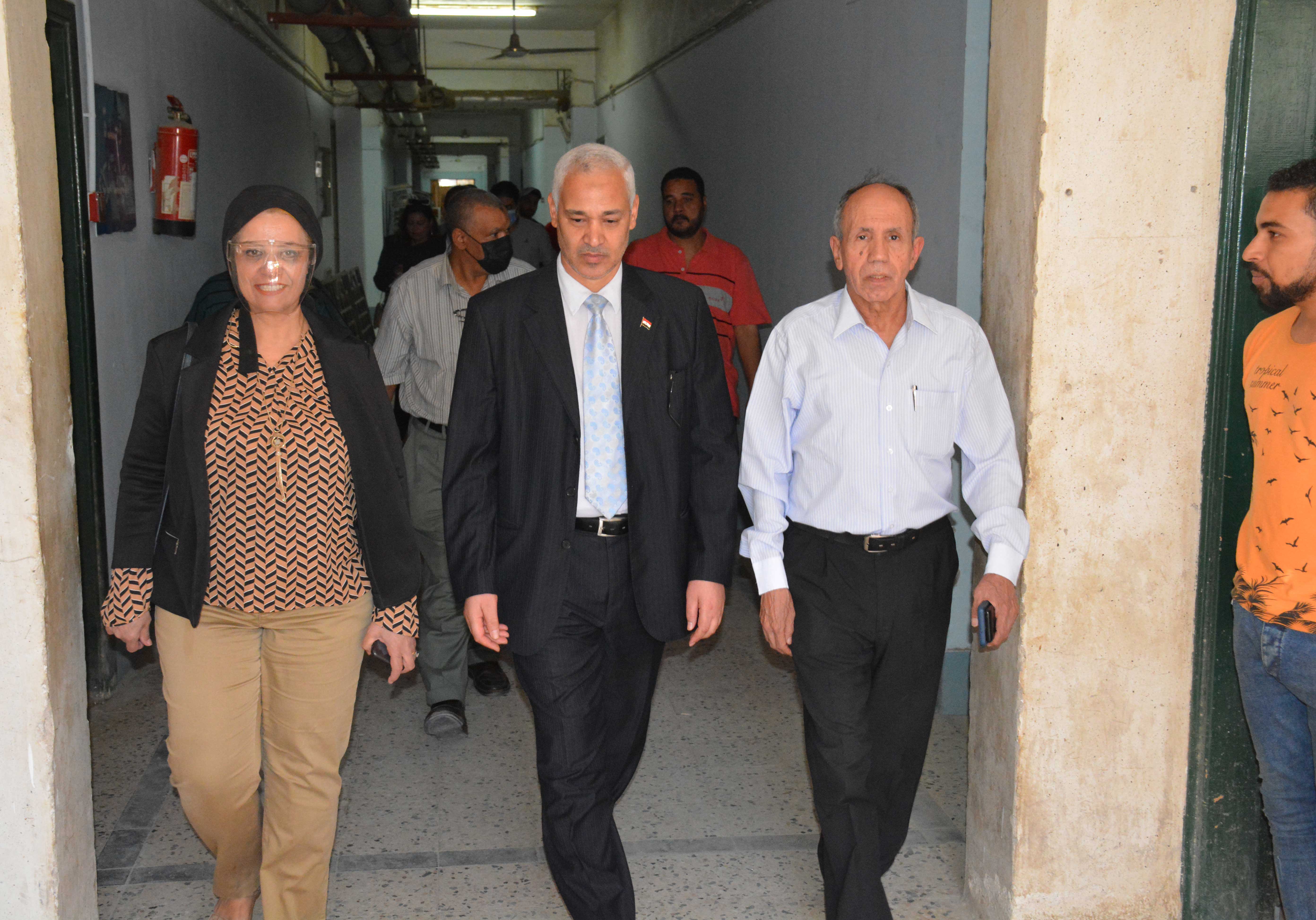 حملة التطعيم بلقاح سينوفارم - بكلية الصيدلة – جامعة أسيوط