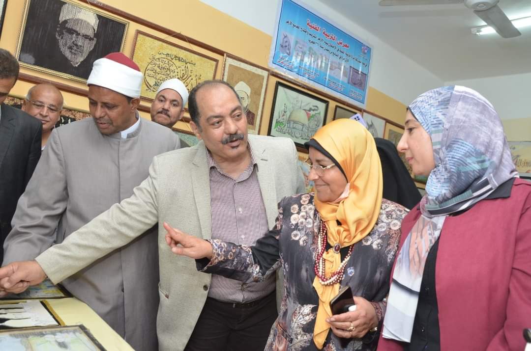 معرض التربية الفنية لمعلمي المدارس الازهرية 