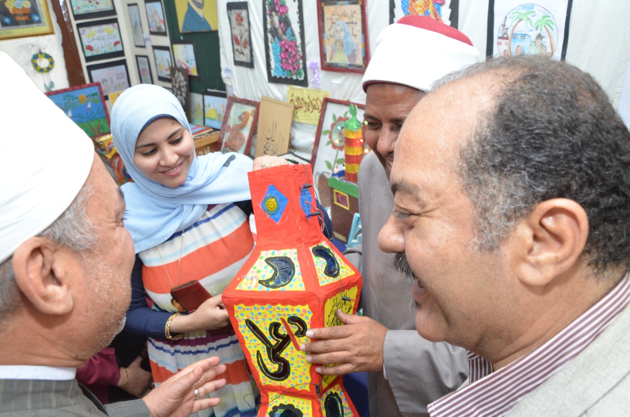 معرض التربية الفنية لمعلمي المدارس الازهرية 