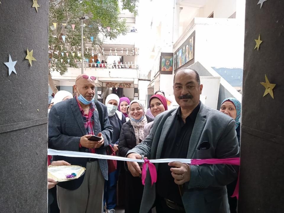 معرض التربية الفنية لمدرسة النهضة الاعدادية باسيوط